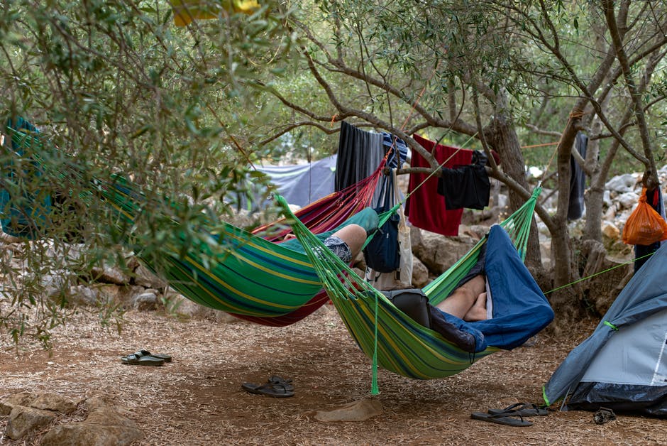 how to hammock camp