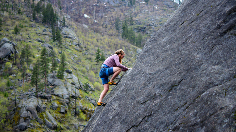 Why a Hammock is the Perfect Addition to Your Rock Climbing Gear
